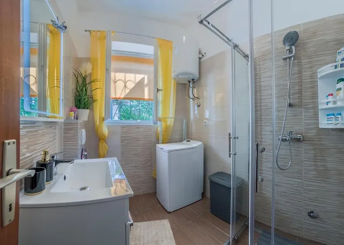 Ljube Apartamento *