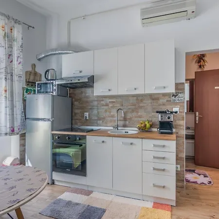 Ljube Apartment